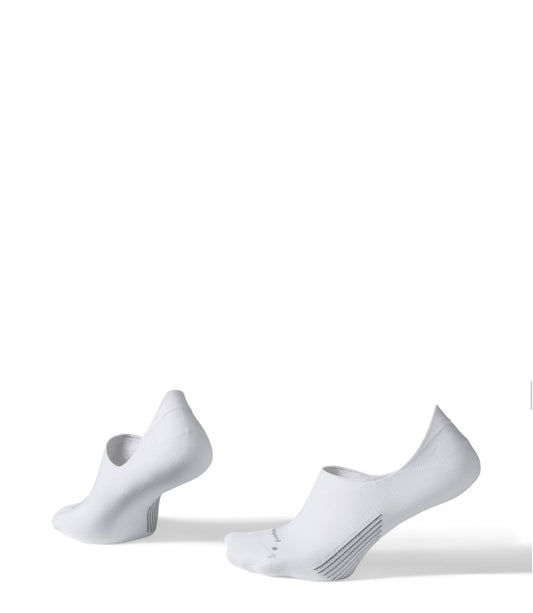 Adults' Feetures Invisible Ultra Light Cushion Socks - US 6175