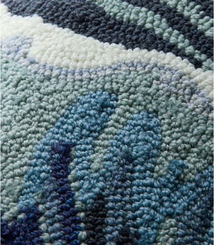 Indoor/Outdoor Hooked Pillow, Ocean Waves, 18" x 18" - US 6385