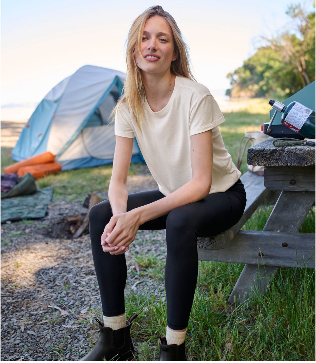 Women's Mountainside Crewneck Tee, Short-Sleeve - US 8522